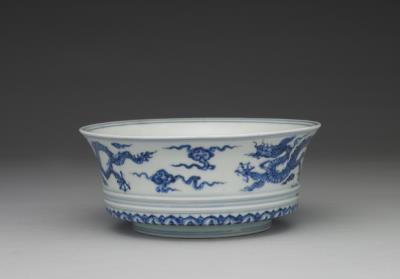 图片[2]-Bowl with underglaze-blue decoration of dragons and phoenixes among flowers, Hsuan-te reign (1426-1435), Ming dynasty-China Archive